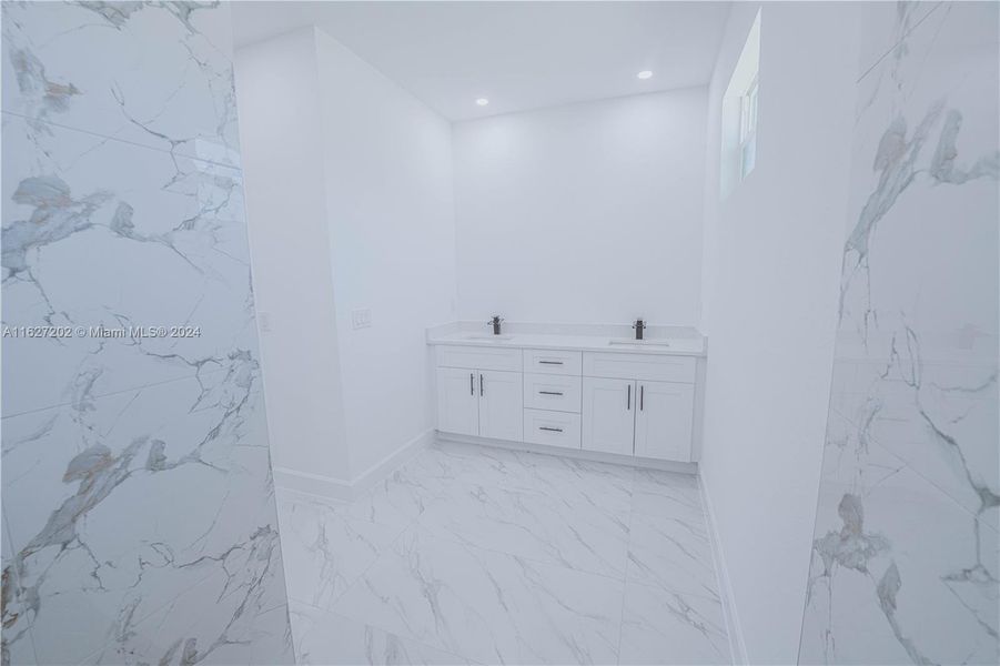 Furnished interior view inside a new home in , Lehigh Acres (Image 7).