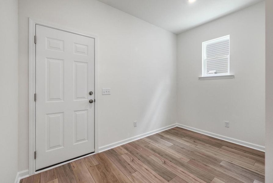 Spacious, unfurnished interior of a new home in Oakley Pointe, Moncks Corner (Image 30).