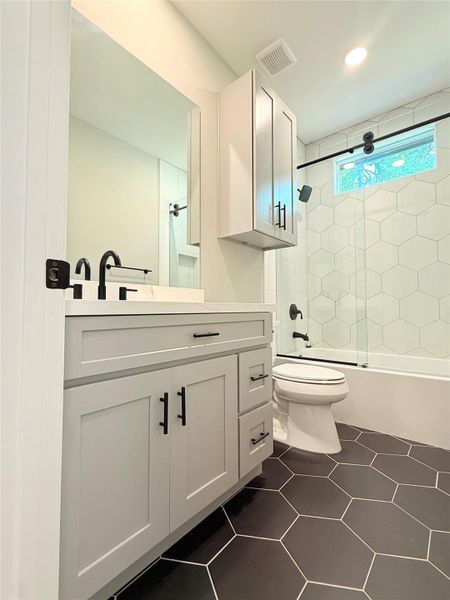 Furnished interior view inside a new home in , New Caney (Image 11).