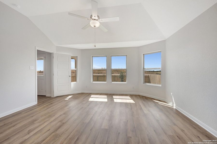 Spacious, unfurnished interior of a new home in Greenspoint Heights, Seguin (Image 37).