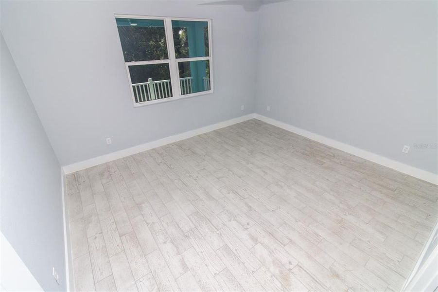 Spacious, unfurnished interior of a new home in , New Smyrna Beach (Image 17).