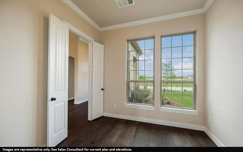 Spacious, unfurnished interior of a new home in Westwood, League City (Image 11).