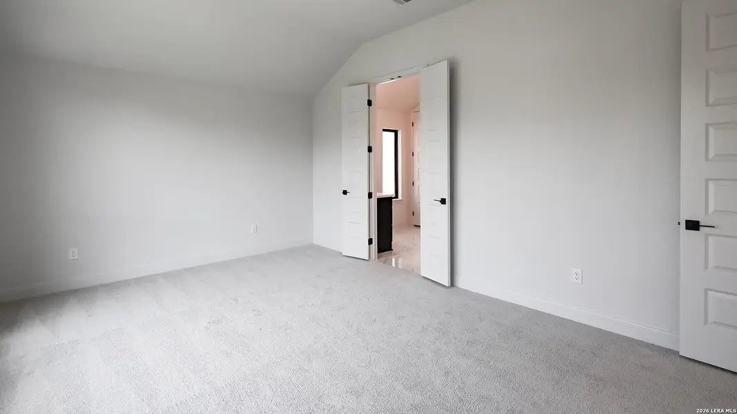 Spacious, unfurnished interior of a new home in Meadows of Mill Creek, Seguin (Image 21).