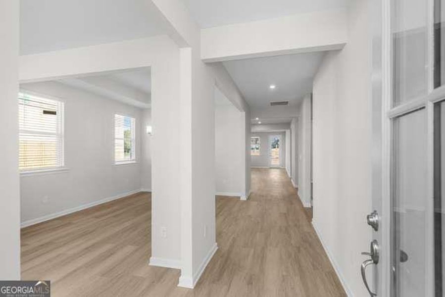 Spacious, unfurnished interior of a new home in Wehunt Meadows, Hoschton (Image 15).