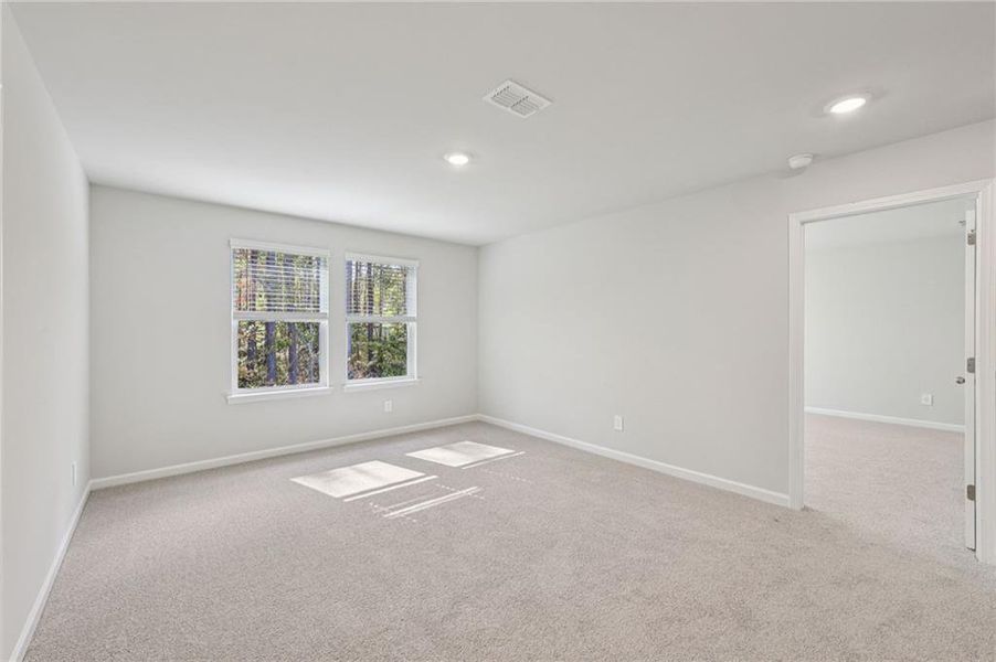 Spacious, unfurnished interior of a new home in The Oaks at Dawson, Dawsonville (Image 23).