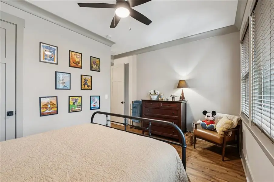 Furnished interior view inside a new home in , Dahlonega (Image 5).