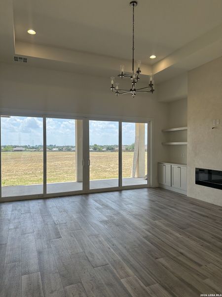 Spacious, unfurnished interior of a new home in , Floresville (Image 8).