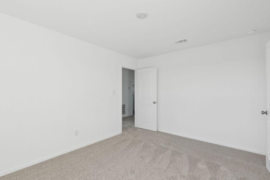 Spacious, unfurnished interior of a new home in Montgomery Bend, Montgomery (Image 17).