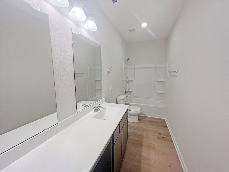 The Robin II- Hall Bath Upstairs. Sample image to be used for example only, colors, options and upgrades vary.
