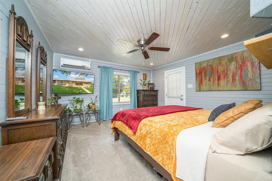 Furnished interior view inside a new home in , Leesburg (Image 3).