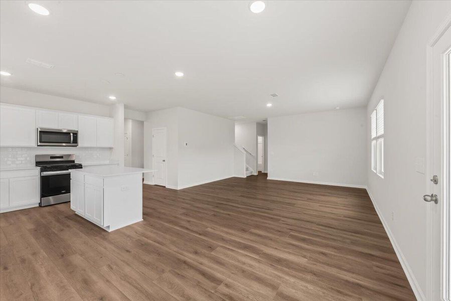 Spacious, unfurnished interior of a new home in Nexton, Summerville (Image 13).