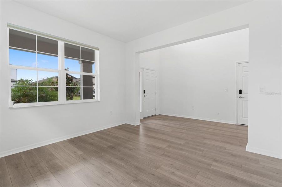 Spacious, unfurnished interior of a new home in , Tampa (Image 24).