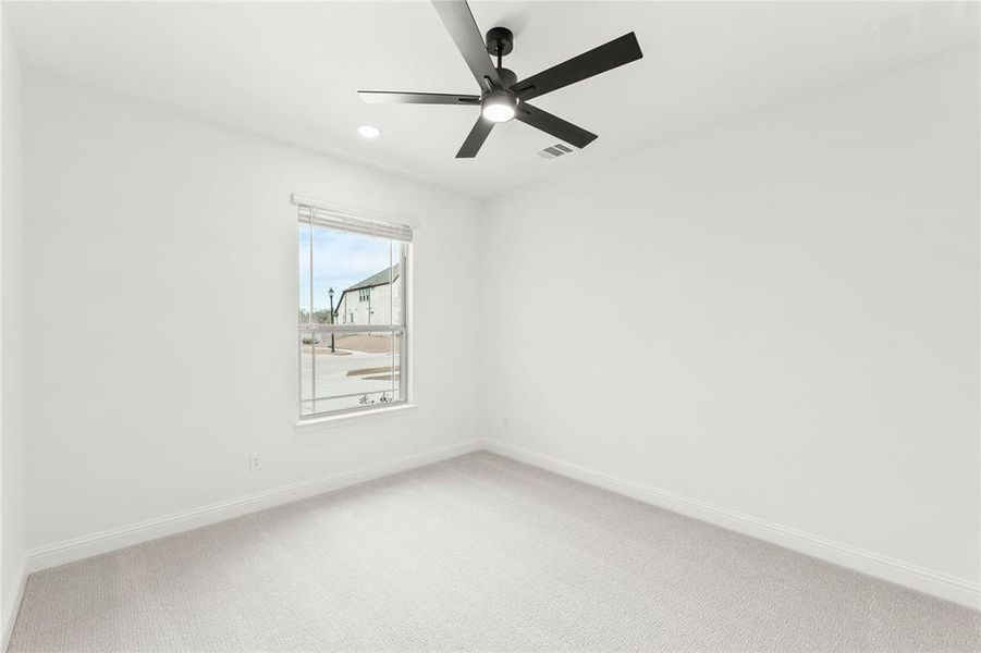 Spacious, unfurnished interior of a new home in Painted Tree, McKinney (Image 24).