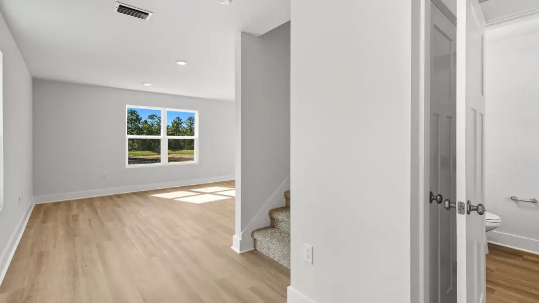 Spacious, unfurnished interior of a new home in Magnolia Lane, Santa Rosa Beach (Image 11).