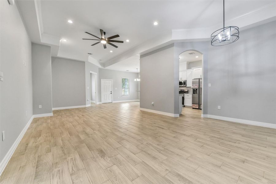 Spacious, unfurnished interior of a new home in , La Marque (Image 13).