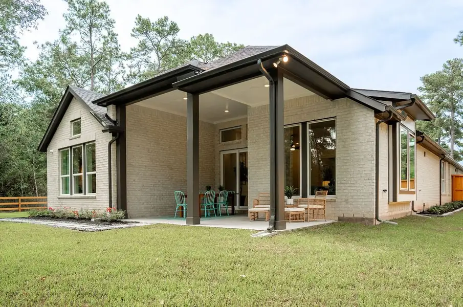 Representative exterior details of a home built from the Mckinney by Beazer Homes in Copia Pines, Montgomery (Image 3).