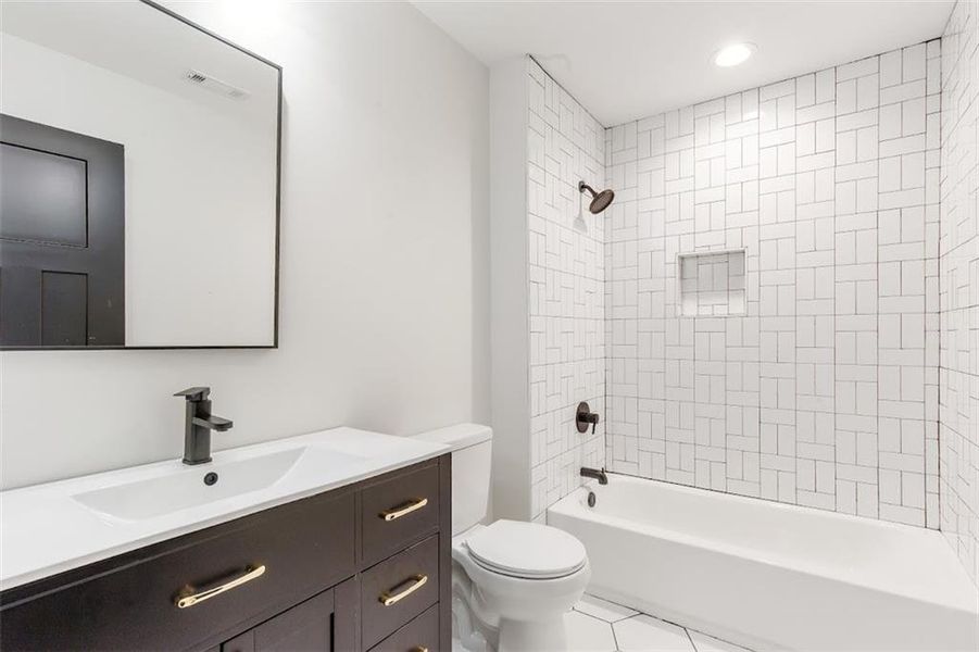 Furnished interior view inside a new home in , Bremen (Image 9). Furnished interior view inside a new home in , Bremen (Image 9).