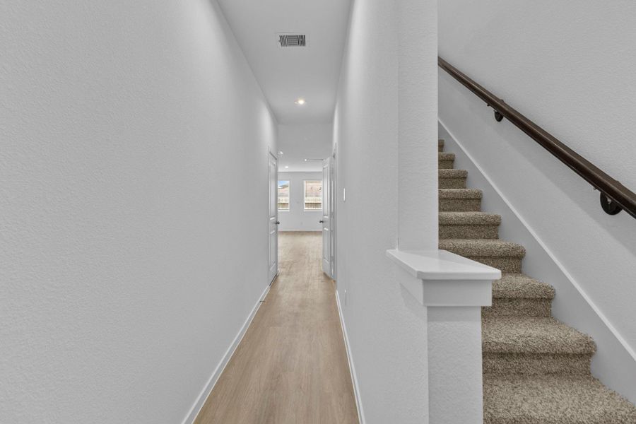 Spacious, unfurnished interior of a new home in Legacy Park, Houston (Image 11).