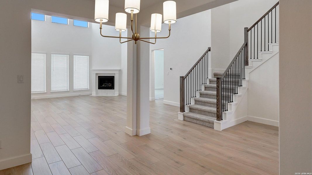 Spacious, unfurnished interior of a new home in Ladera, San Antonio (Image 27).