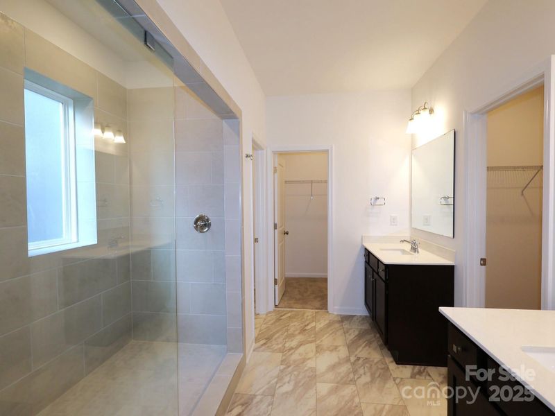 Owners bathroom Owners bathroom