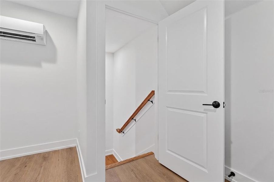 Spacious, unfurnished interior of a new home in , Lakeland (Image 68).