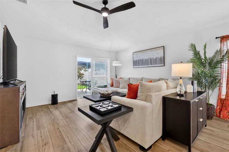 Furnished interior view inside a new home in , Clermont (Image 28).