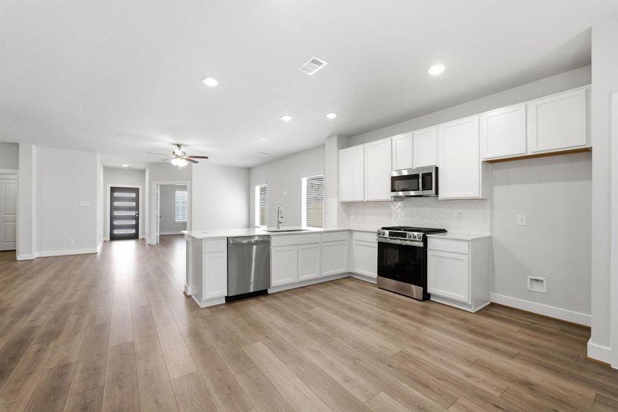 Furnished interior view inside a new home in Bay Creek, Baytown (Image 3).