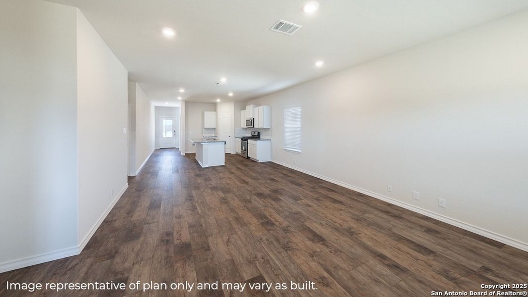 Spacious, unfurnished interior of a new home in Brookstone Creek, San Antonio (Image 17).