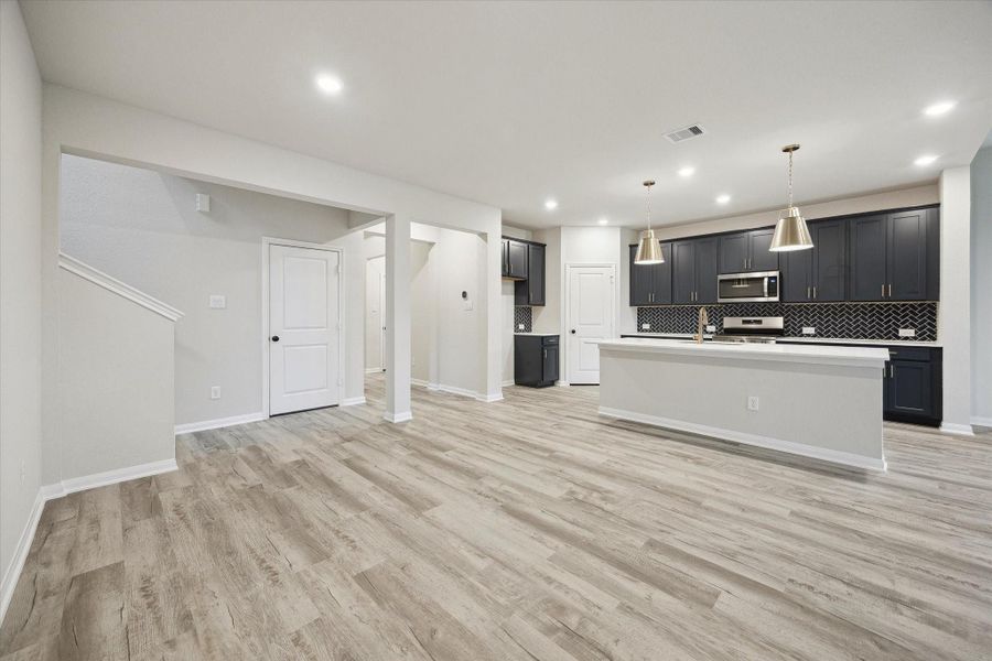 Spacious, unfurnished interior of a new home in Elyson, Katy (Image 25).