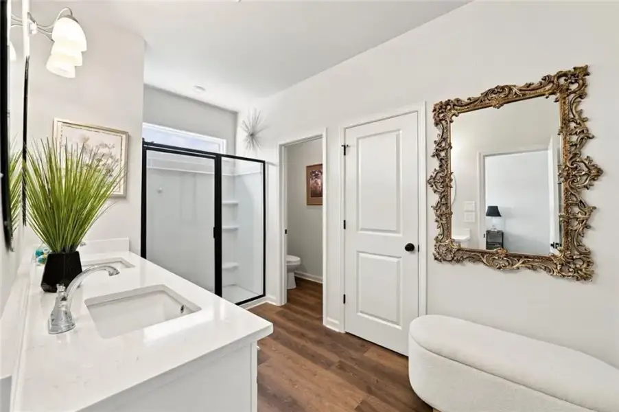 Furnished interior view inside a new home in , Jasper (Image 13).