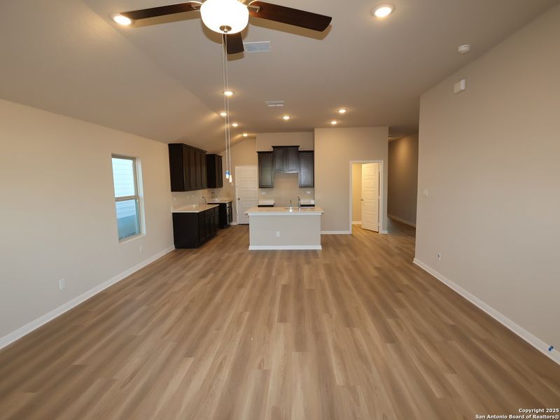 Spacious, unfurnished interior of a new home in Agave, San Antonio (Image 29).