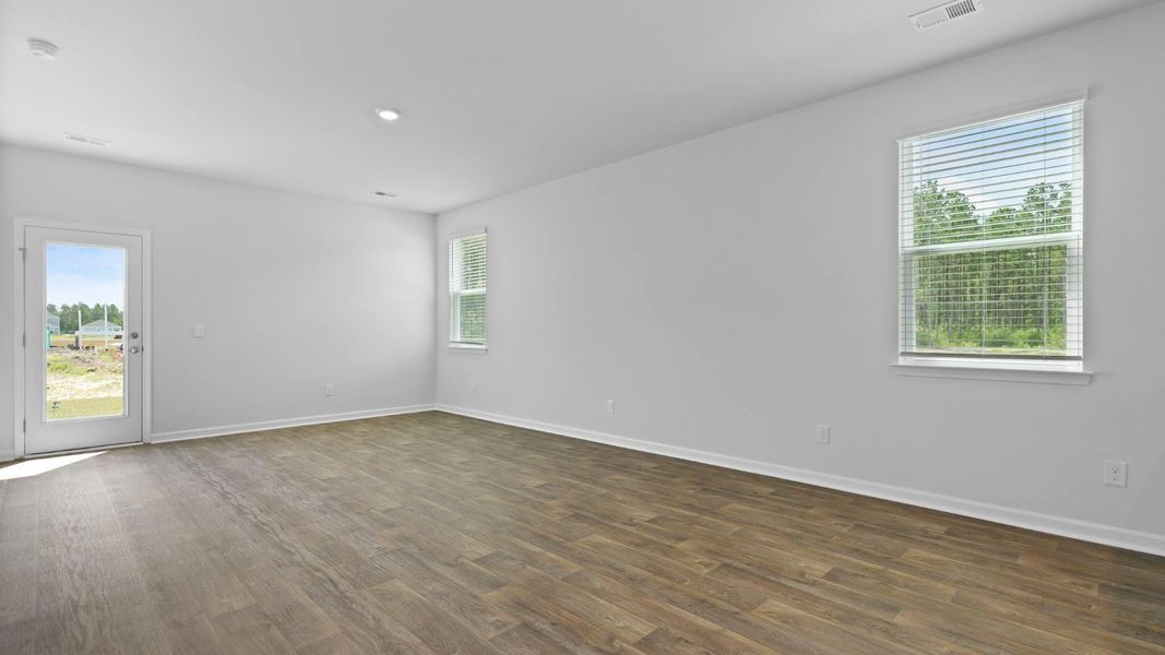 Spacious, unfurnished interior of a new home in Evergreen, Holly Hill (Image 19).