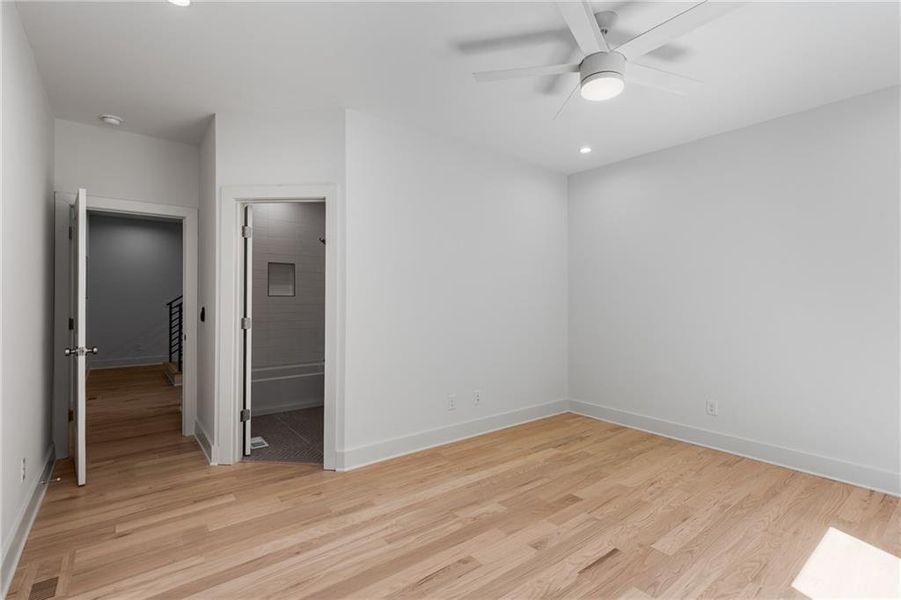 Spacious, unfurnished interior of a new home in , Smyrna (Image 33).