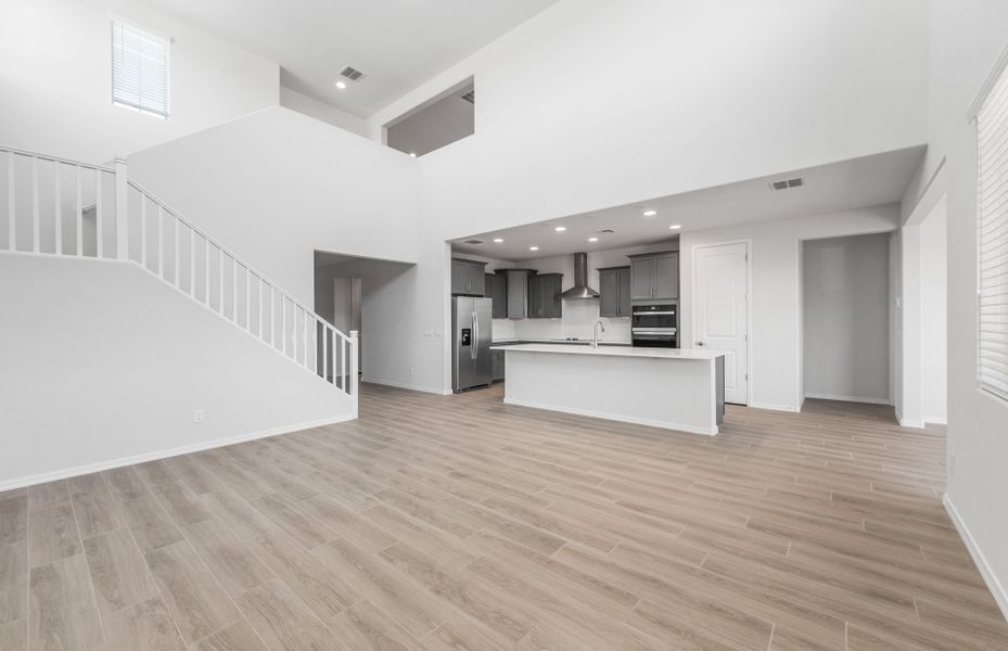 Spacious, unfurnished interior of a new home in El Rancho Santa Rosa, Maricopa (Image 28).