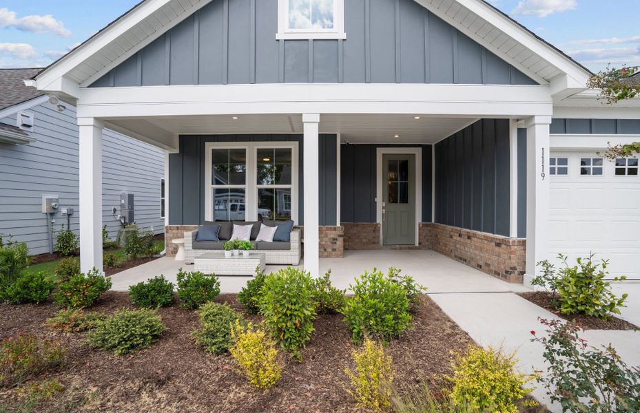 Representative exterior details of a home built from the Stardom by Del Webb in Del Webb Wilmington at Mallory Creek, Leland (Image 4). Representative exterior details of a home built from the Stardom by Del Webb in Del Webb Wilmington at Mallory Creek, Leland (Image 4).