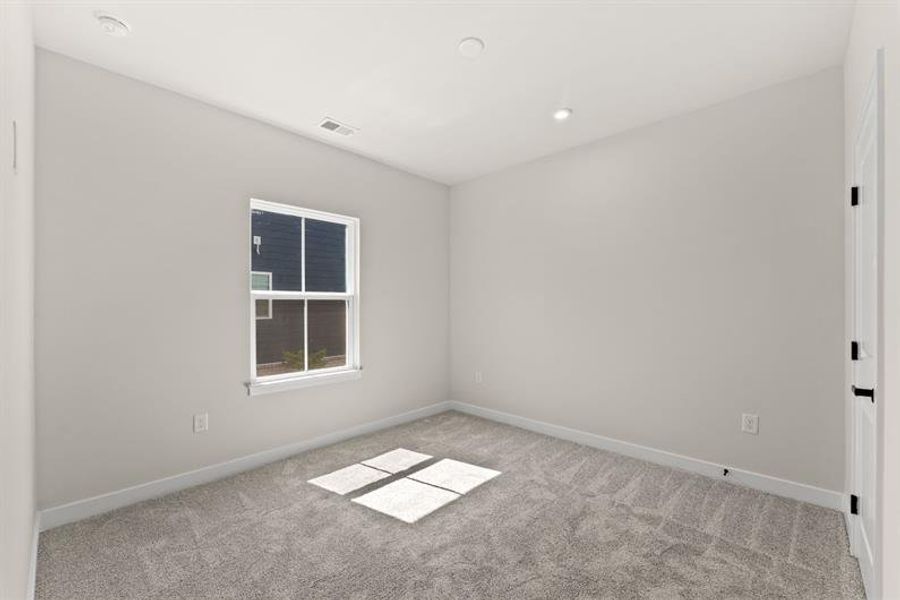 Spacious, unfurnished interior of a new home in Indigo Bay, Myrtle Beach (Image 18).