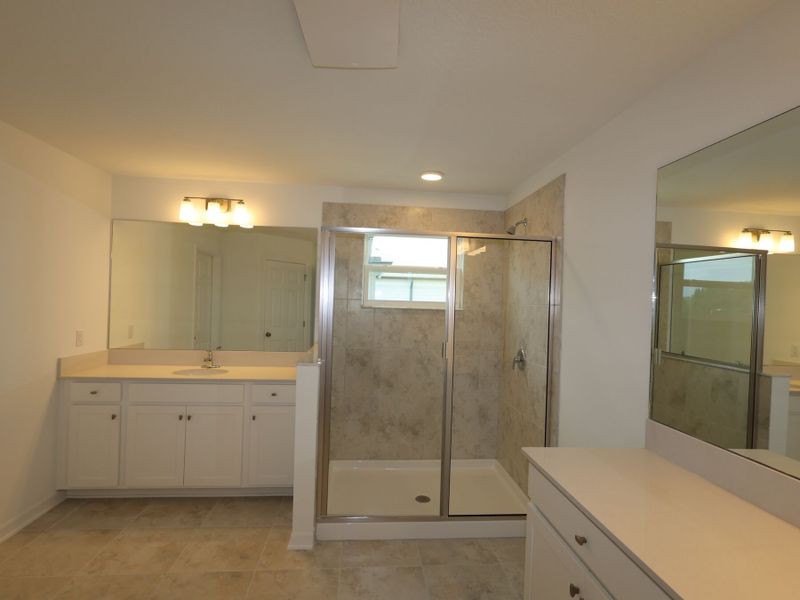 Owner's Bathroom Owner's Bathroom