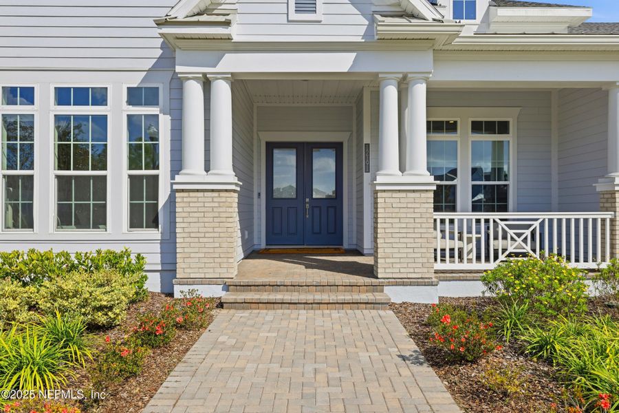 Exterior details and patio area of a home in , Jacksonville (Image 30).