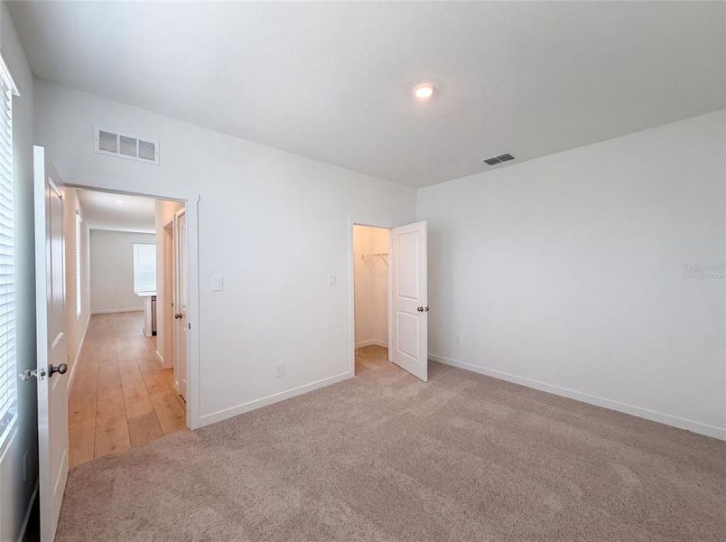 Spacious, unfurnished interior of a new home in Hidden Ridge, Groveland (Image 15).