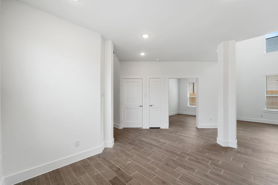 Spacious, unfurnished interior of a new home in Jordan Ranch, Fulshear (Image 17). Spacious, unfurnished interior of a new home in Jordan Ranch, Fulshear (Image 17).