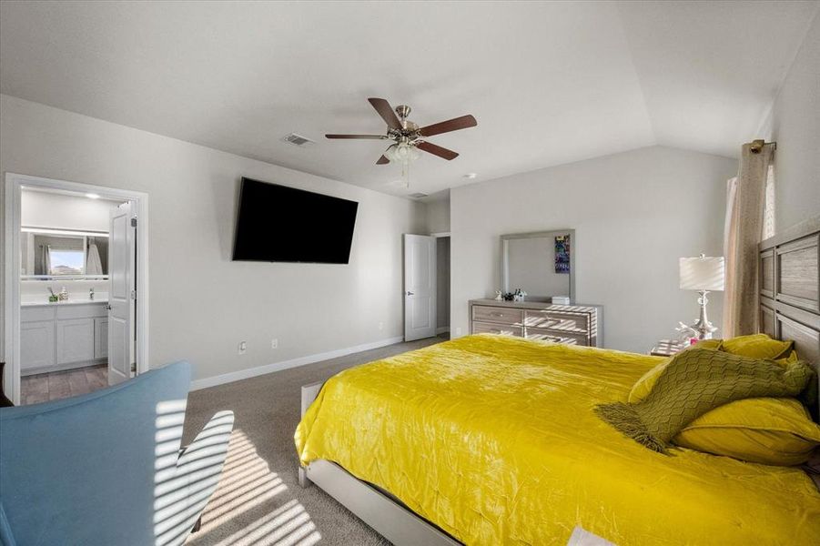 Furnished interior view inside a new home in , Cedar Hill (Image 16).