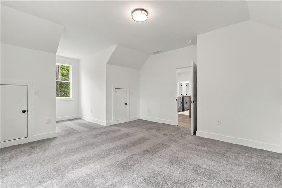 Spacious, unfurnished interior of a new home in , Jasper (Image 54).