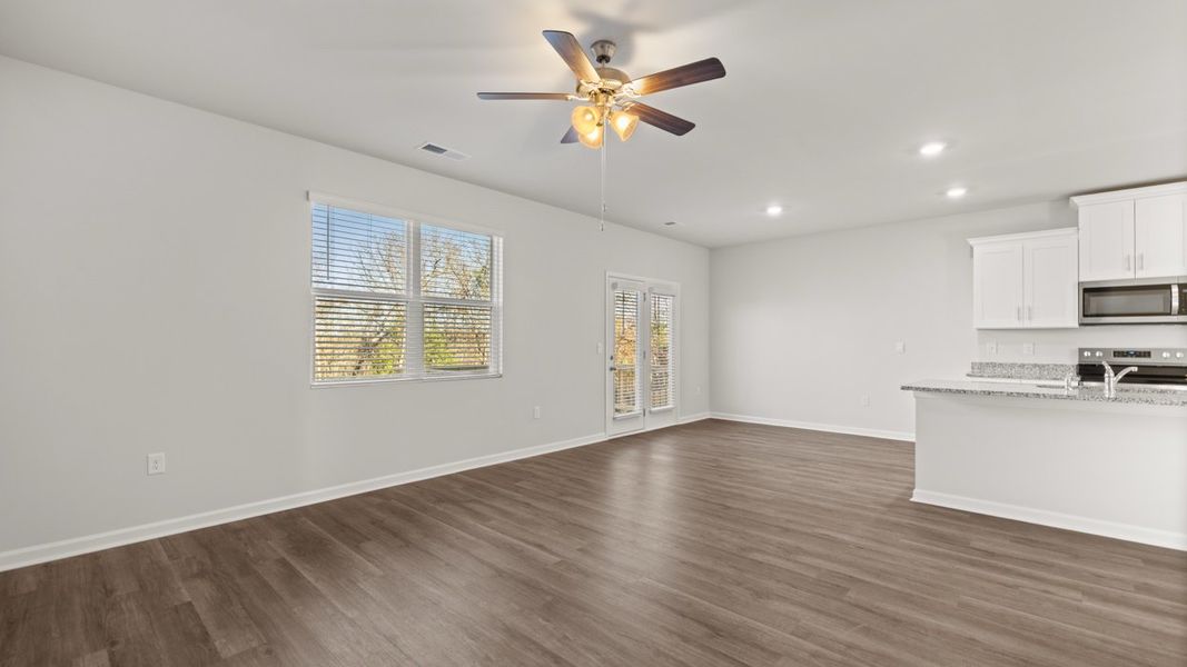 Spacious, unfurnished interior of a new home in Captain's Corner, Grovetown (Image 17).