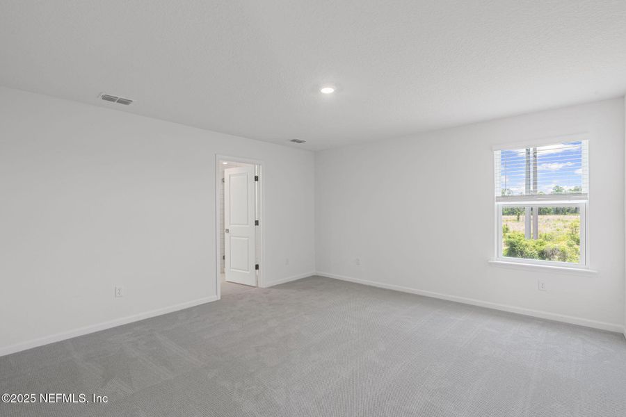 Spacious, unfurnished interior of a new home in Beacon Lake, St. Augustine (Image 26).