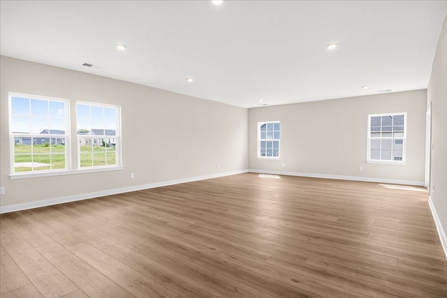 Spacious, unfurnished interior of a new home in Berkeley, Spartanburg (Image 21).
