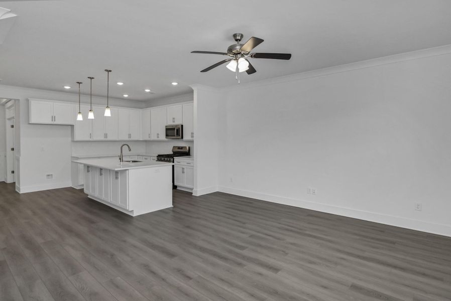 Spacious, unfurnished interior of a new home in Lake Carolina Townhomes, Columbia (Image 20).