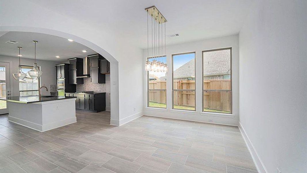 Spacious, unfurnished interior of a new home in The Trails, New Caney (Image 18).