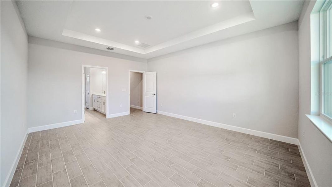 Spacious, unfurnished interior of a new home in , Palm Coast (Image 31).