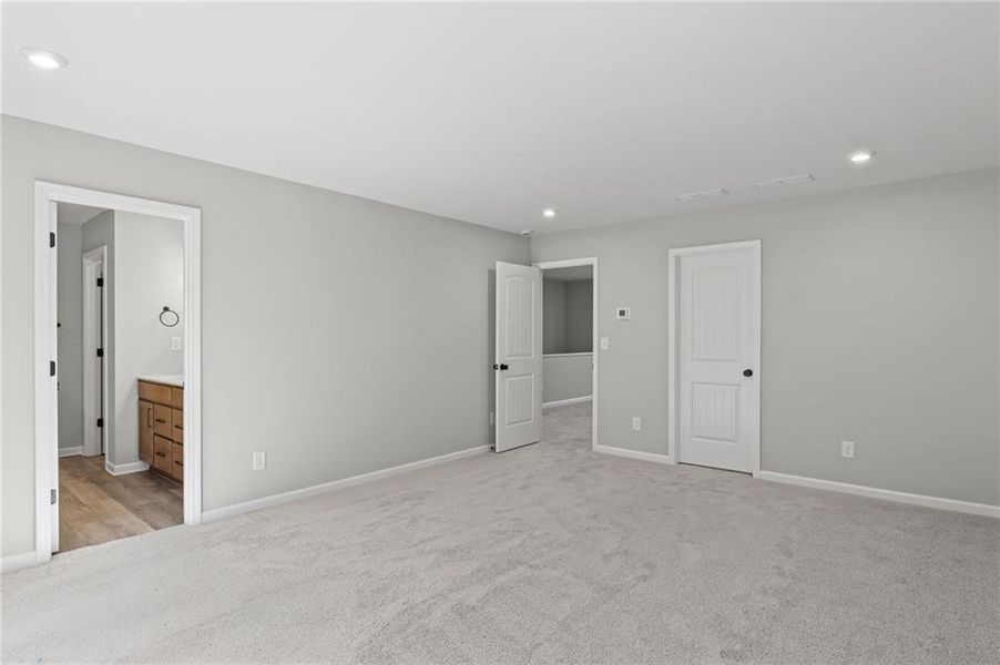 Spacious, unfurnished interior of a new home in Sage Woods, Dallas (Image 40).