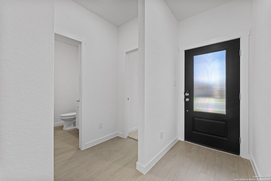 Spacious, unfurnished interior of a new home in Hidden Trails: Coastline Collection, Bulverde (Image 13).